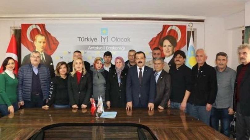 AKP'de toplu istifa depremi! 300 kişi bakın hangi partiye geçti