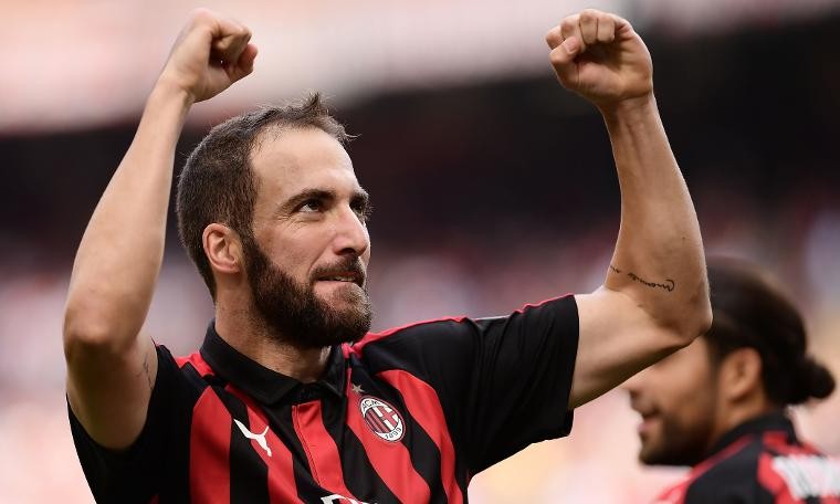 Chelsea Higuain'i kiraladı