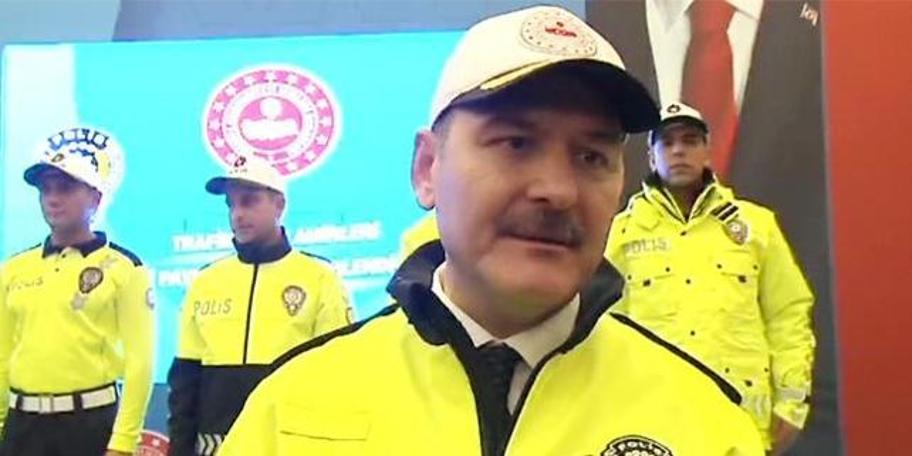 Bakan Soylu yeni polis üniformalarını tanıttı