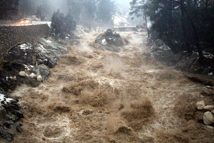 Burası Antalya: Dolu ve rüzgar etkisini sürdürüyor