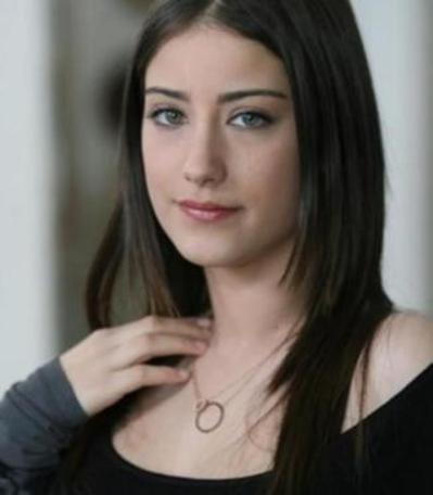 Hazal Kaya isyan etti: Haddinizi aşmayın