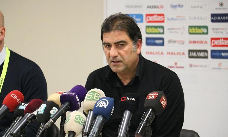 Trabzonspor Teknik Direktörü Ünal Karaman: Bize yakışmayan basit hatalar yapıyoruz