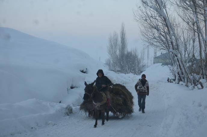 Hakkari'de kar kalınlığı 4 metreyi buldu