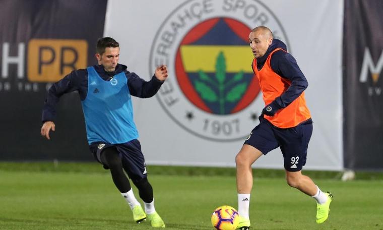 Fenerbahçe, Antalya’da ilk antrenmanını yaptı