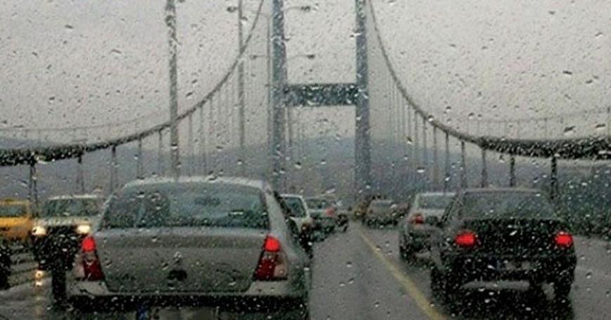 İstanbul'da yağış başladı... İşte trafik yoğunluğu