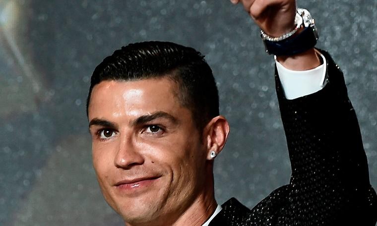 Ronaldo yeni yıla ödülle başladı