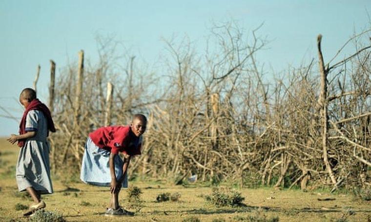 Kenya'da bir kentte tüm kız öğrencilere okula başlamadan önce zorunlu hamilelik testi