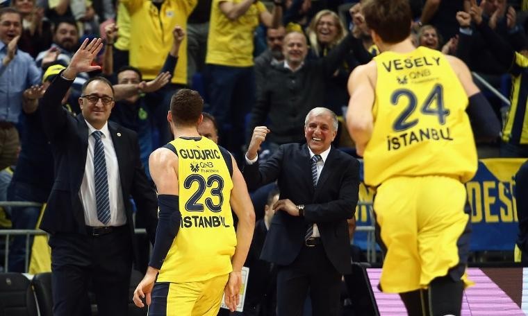 Fenerbahçe liderliğini sürdürdü