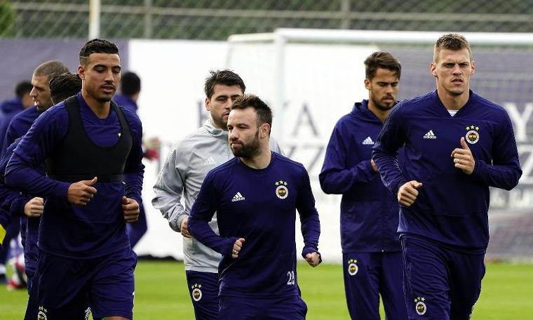 Fenerbahçe basına açık ilk idmanı yaptı