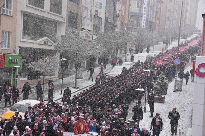 Sarıkamış şehitleri anıldı: Kuyruğun sonu görünmedi