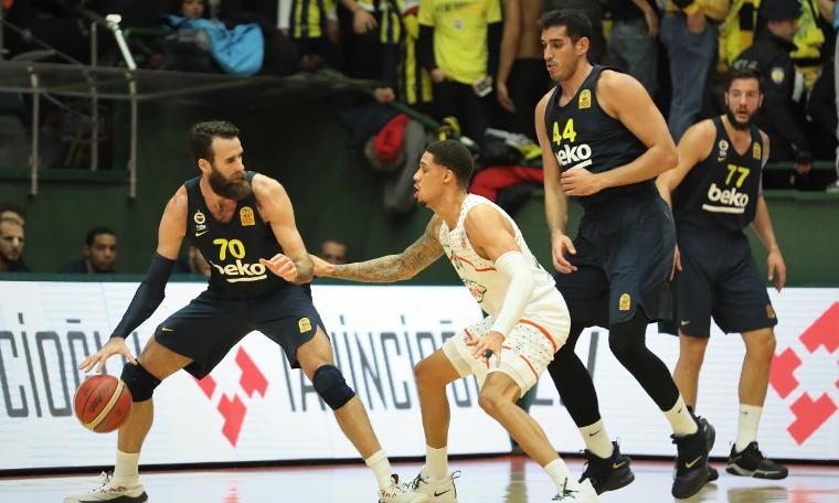 Banvit Fenerbahçe'yi devirdi