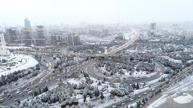 İstanbul’u kaplayan beyaz örtü havadan görüntülendi