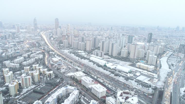 İstanbul’u kaplayan beyaz örtü havadan görüntülendi