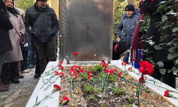 Metin Göktepe mezarı başında anıldı: ‘O günden bugüne değişen hiç bir şey yok’