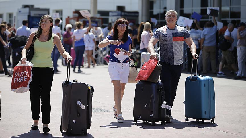 Türkiye'ye ‘milliyetsiz’ turist akını