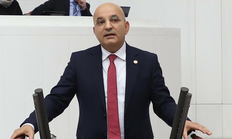 CHP İzmir Milletvekili Mahir Polat kaza geçirdi