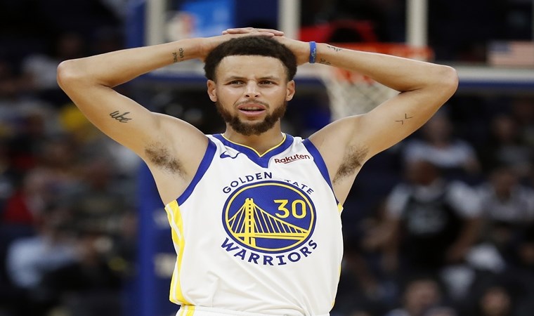 Stephen Curry’nin sol eli kırıldı