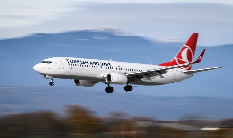 Boeing 737 NG tipi uçaklarda çatlak tespit edildi, Qantas seferleri durdurdu