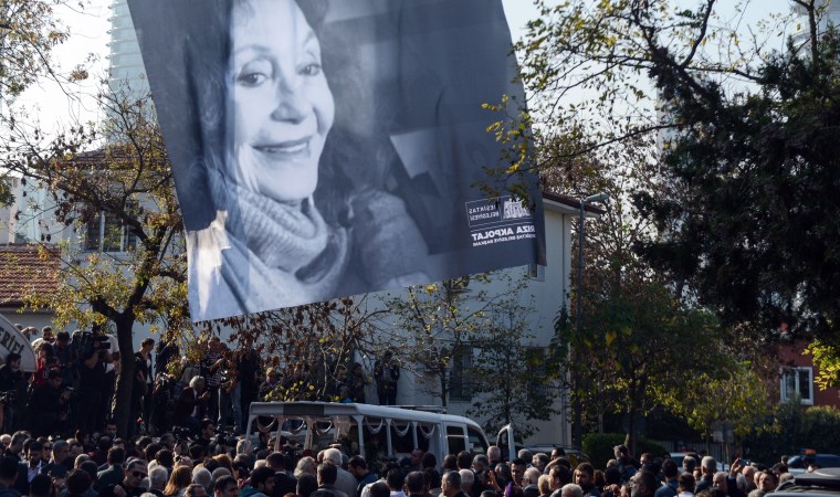 Yıldız Kenter son yolculuğuna uğurlandı