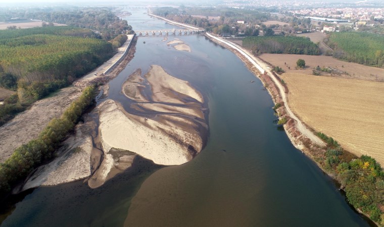 Meriç Nehri'nde adacıklar oluştu, su kuyuları kurudu