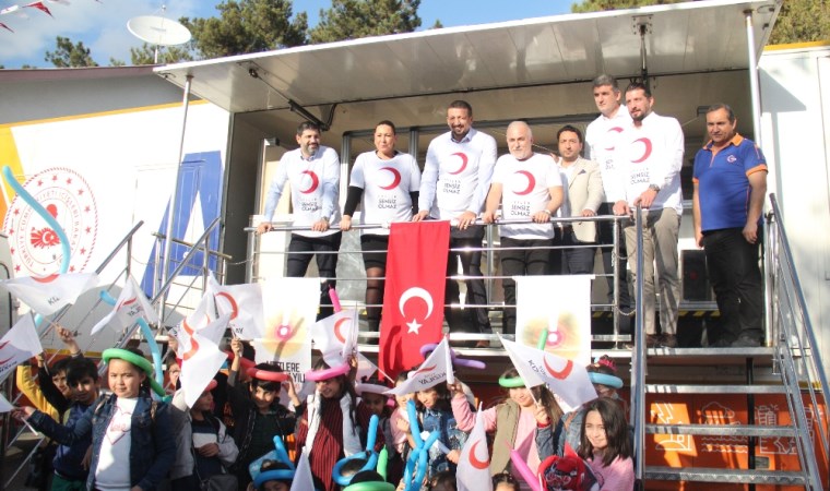 Türk basketbolunun önemli isimleri kan bağışı için sahada