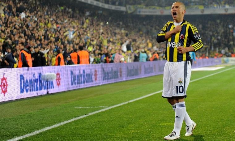 Alex İstanbul'a geliyor