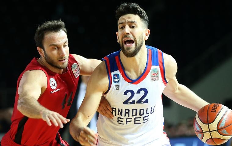 Anadolu Efes yarı finalde