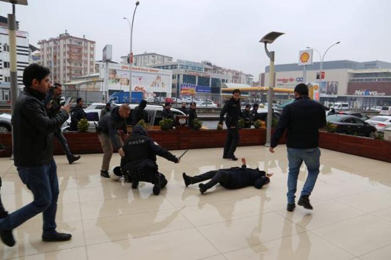 HDP'li Saliha Aydeniz hastaneye kaldırıldı