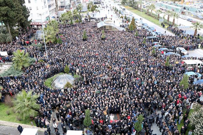 Ozan Arif'in cenazesinde dikkat çeken iki isim (16.02.2019)