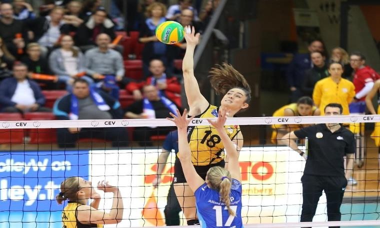 VakıfBank, çeyrek finalde