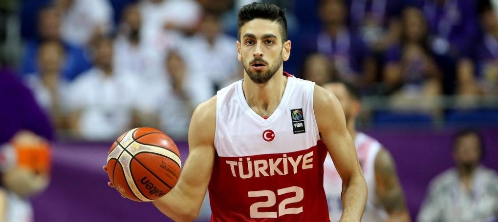 Furkan Korkmaz'ın dizinde yırtık tespit edildi