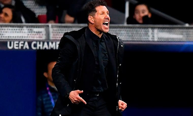 Simeone bakın neresini göstermek istemiş