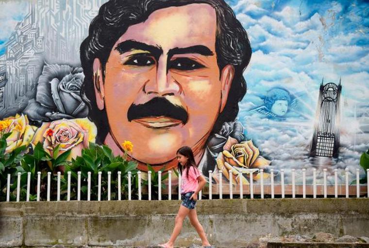 Pablo Escobar'ın Medellin'deki evi yıkıldı