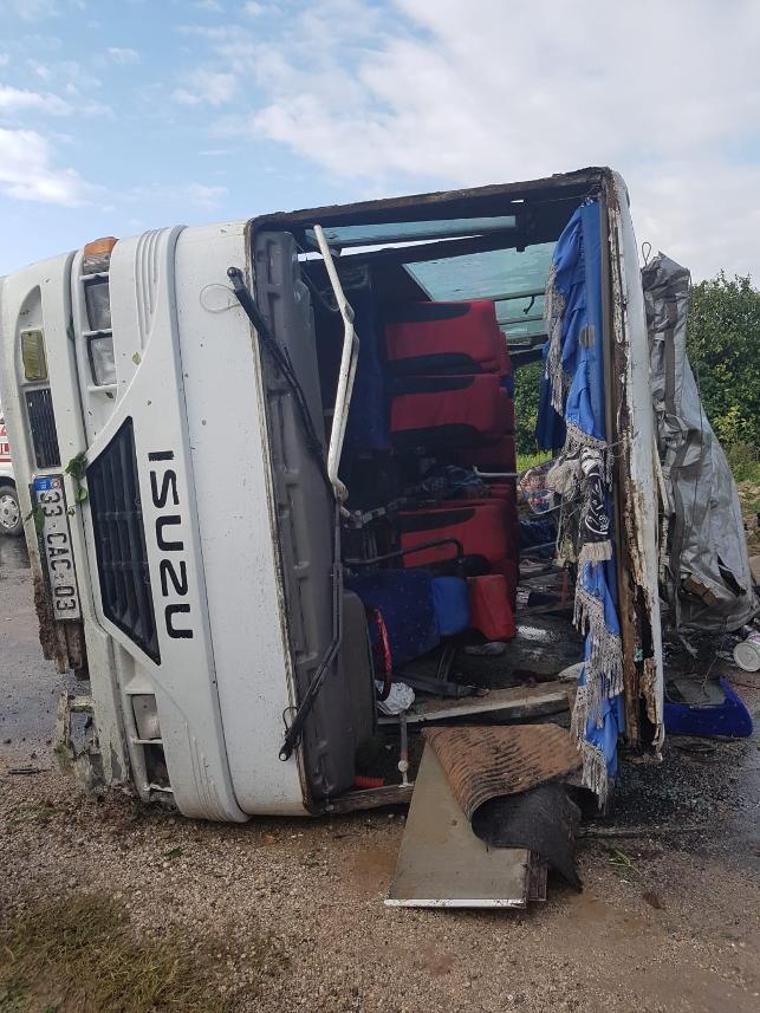 Tarım işçilerini taşıyan midibüs devrildi: 1 ölü 15 yaralı