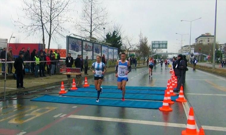 Sosa’nın eşi yarı maratonda 7. oldu