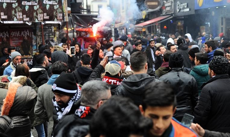 Beşiktaş taraftarı derbiye hazır