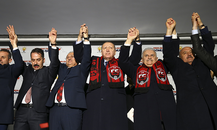 Karamollaoğlu: Ülkenin değil ülkeyi yönetemeyenlerin bir beka problemi var