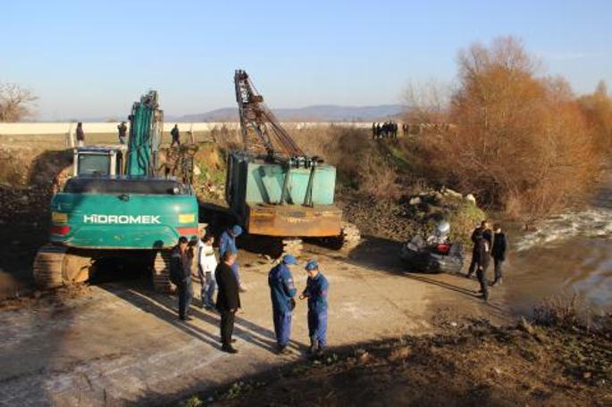 200 kişi kayıp 4 çocuğu arıyor!