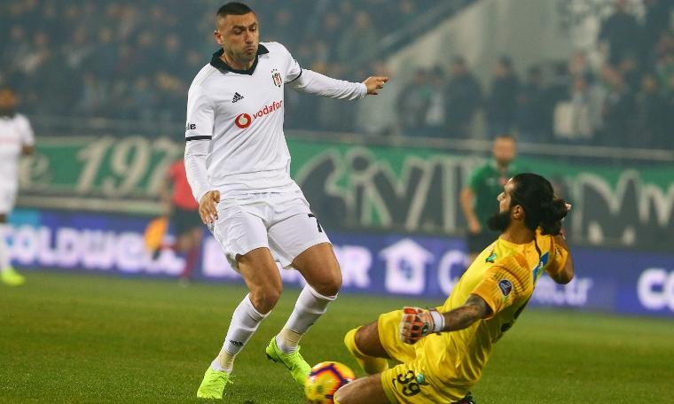 Burak Yılmaz geri dönüyor