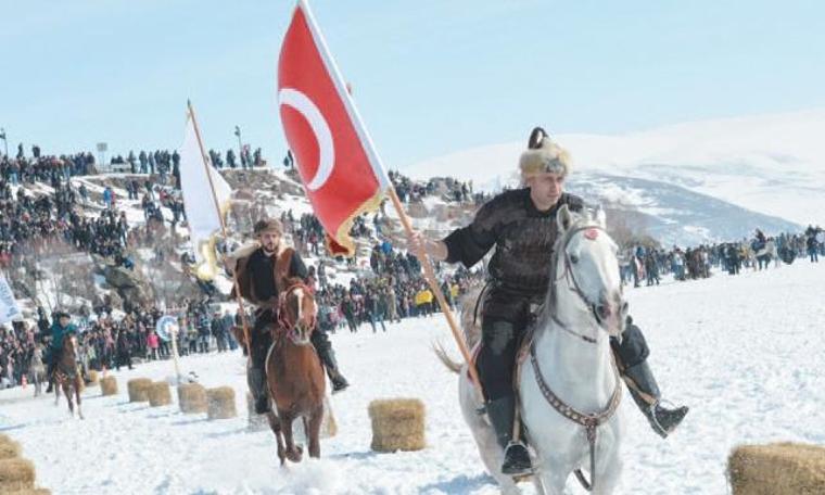 Çıldır Gölü’nde ‘Kış Şöleni’