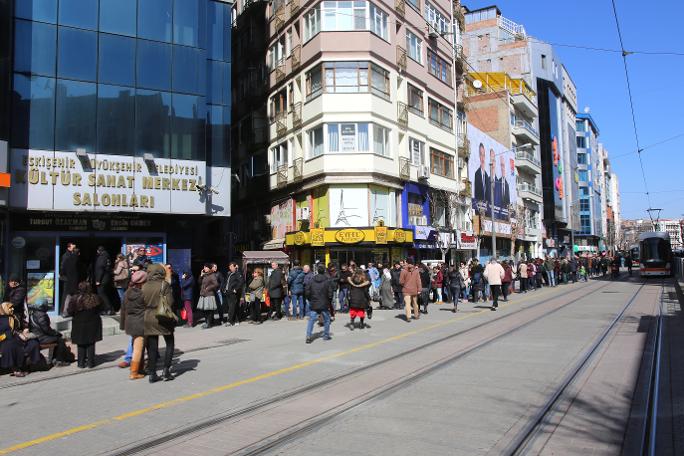 Eskişehir'de senfoni konseri kuyruğu