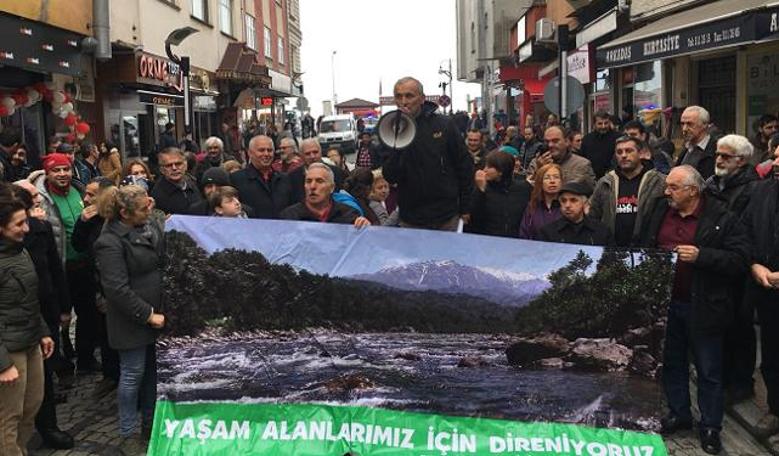 HES'ler için yapılan İDK toplantısı Fındıklı'da protesto edildi