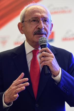 Kemal Kılıçdaroğlu, sanatçılarla bir araya geldi