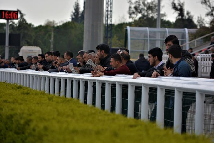 TJK Özgecan Aslan anısına koşu düzenledi