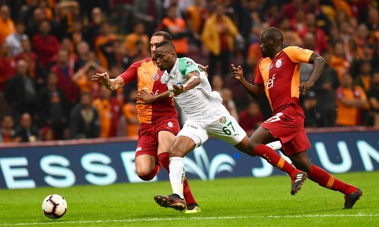 Bursaspor evinde G.Saray'a karşı üstün