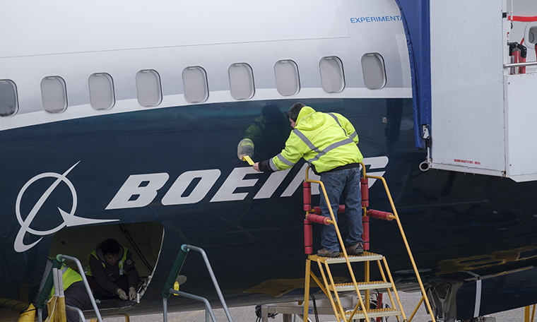 Ukrayna da Boeing 737 uçaklarına hava sahasını kapattı