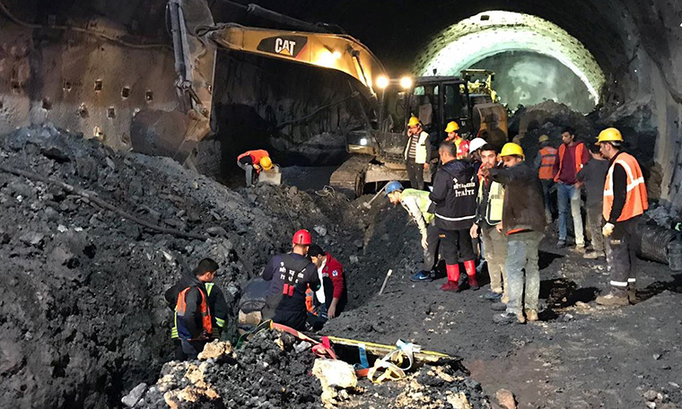 Honaz Tüneli çalışmasında toprak kayması: 1 işçi yaşamını yitirdi