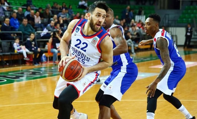 Anadolu Efes rahat kazandı