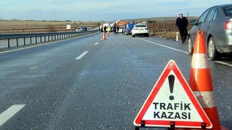 Kuzey Marmara Otoyolu'nda TIR devrildi: 1 yaralı