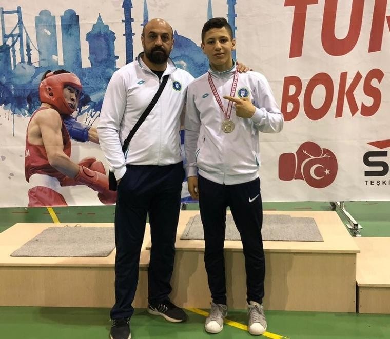 Boksör Ferhat İncekaya Türkiye 2.’si oldu